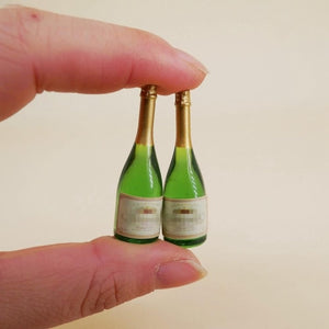 2Pcs Mini Simulate Champagne Bottles for 1:12 Doll House Ornament Accessories Champagne Bottles Models For Dolls House Kicten